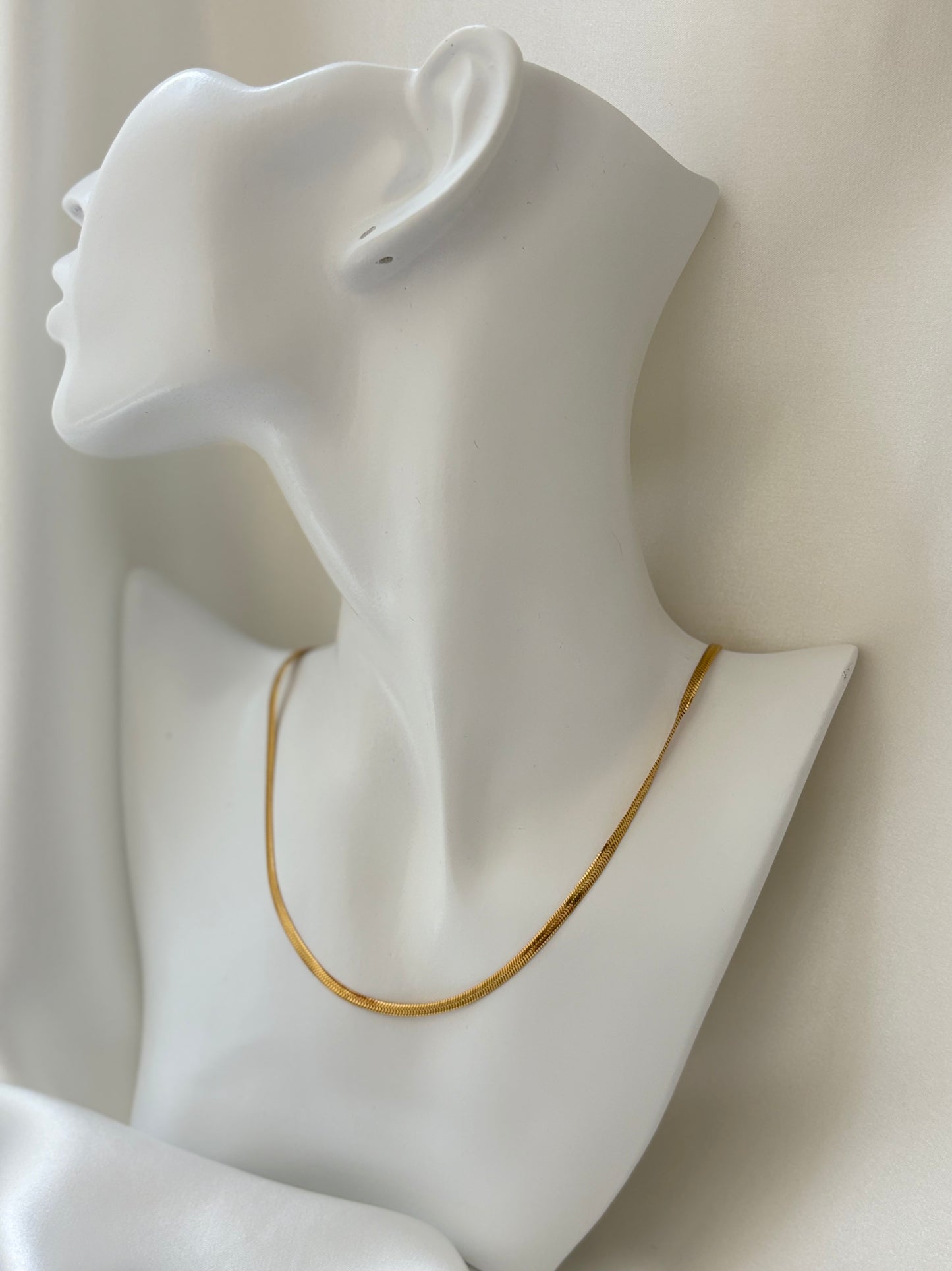 Athena Chocker