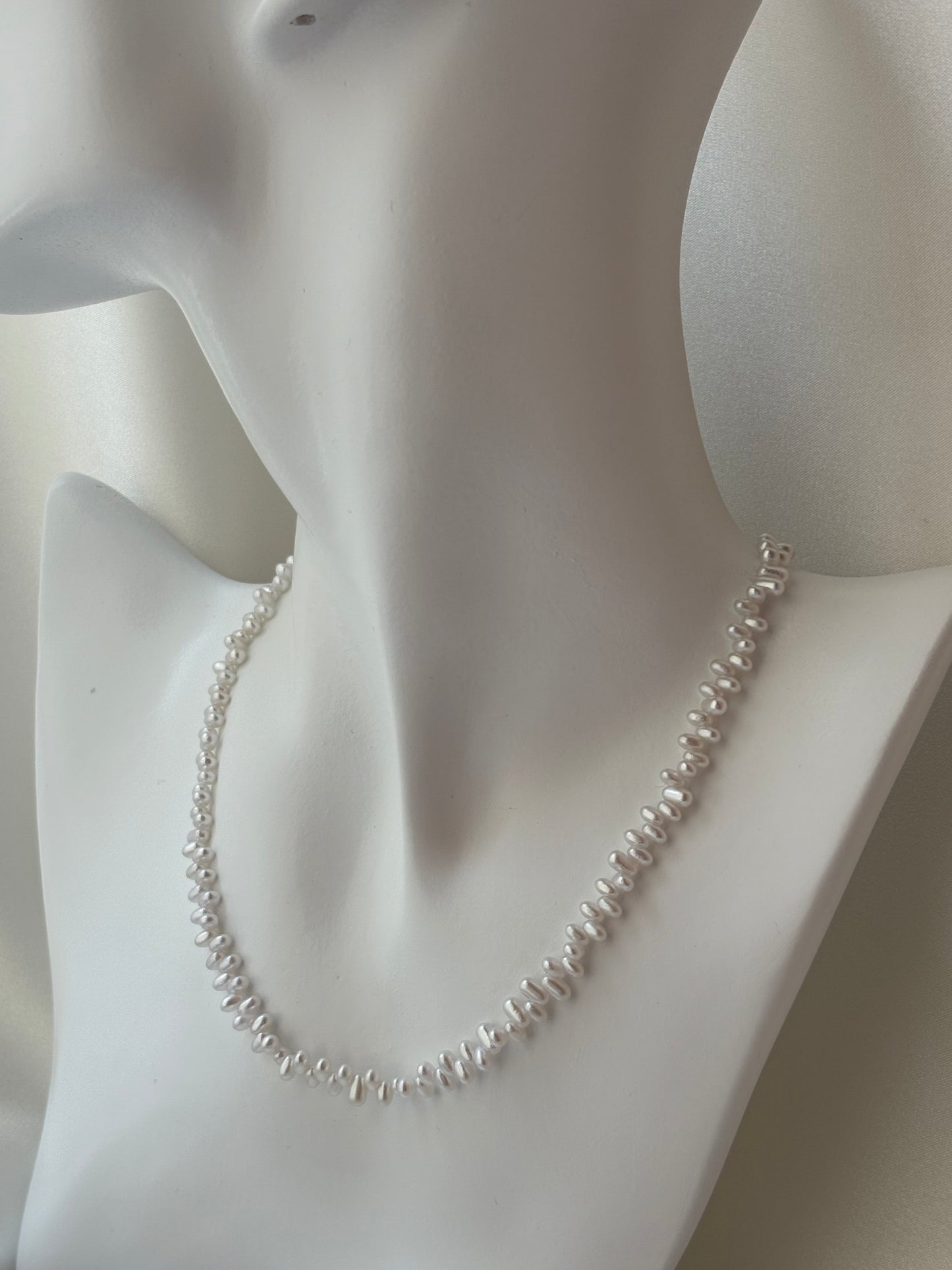 Moonmist Pearls Choker