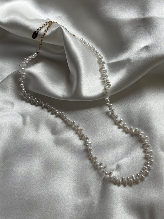 Moonmist Pearls Choker