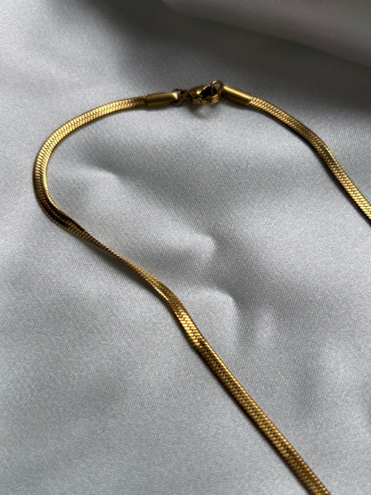 Athena Chocker